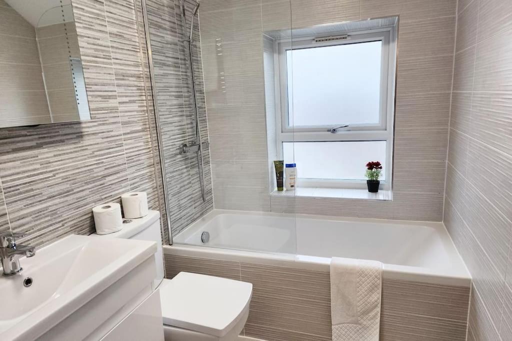 Horizon House, Modern 2-Bedroom Flat 2, Parking, Netflix, אוקספורד מראה חיצוני תמונה