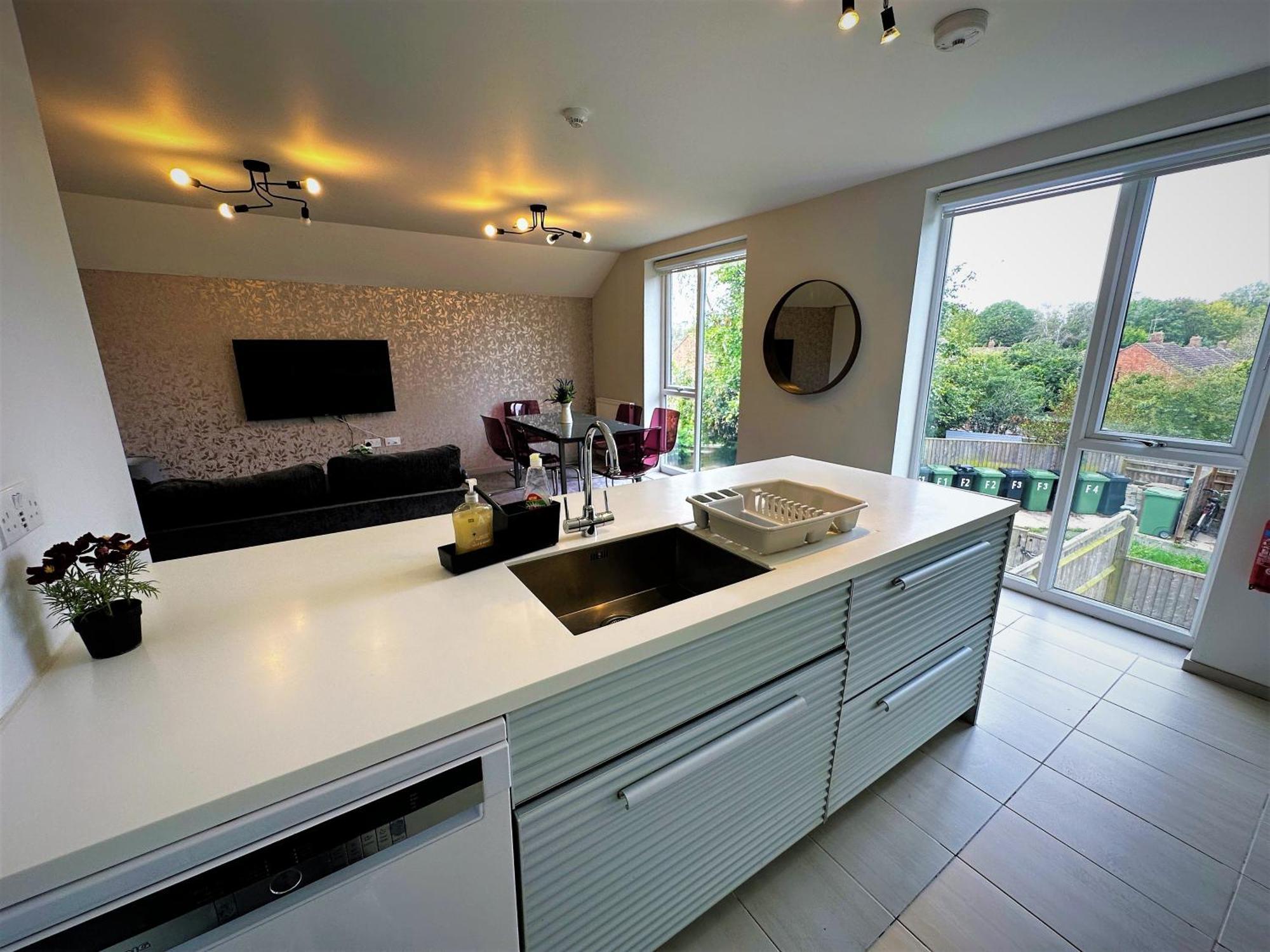 Horizon House, Modern 2-Bedroom Flat 2, Parking, Netflix, אוקספורד מראה חיצוני תמונה