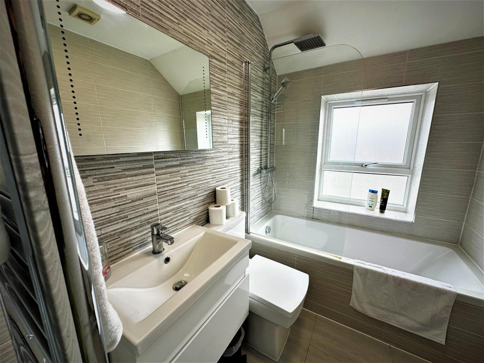 Horizon House, Modern 2-Bedroom Flat 2, Parking, Netflix, אוקספורד מראה חיצוני תמונה